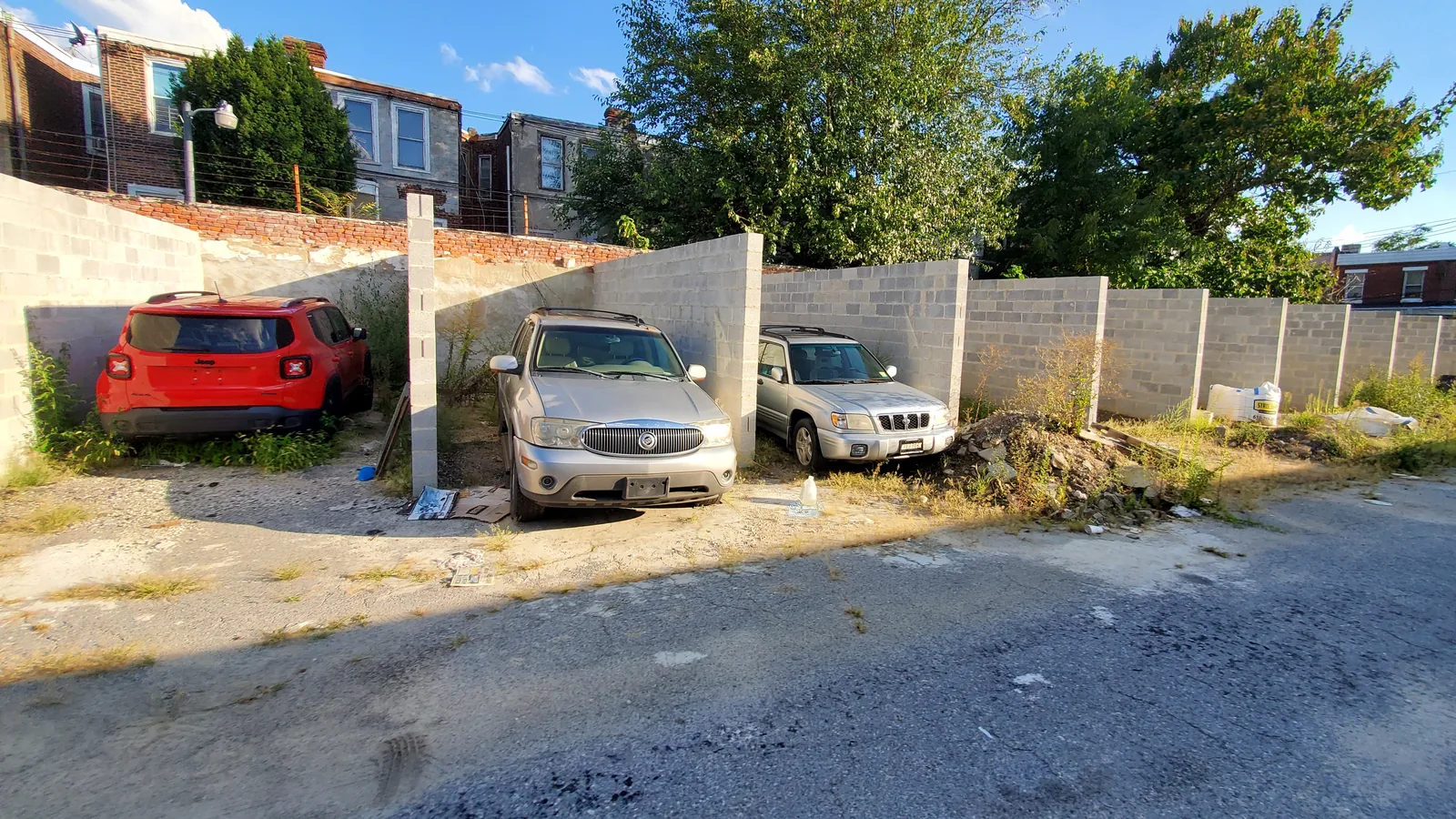 2030 Cemetery Ave before renovation, photo 2